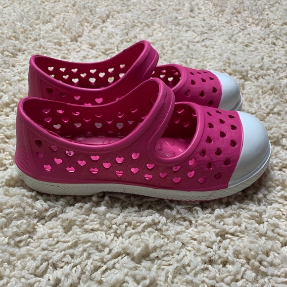Girls Pink Light Weight Slip On - Size 9/10 - Picture 2 of 3